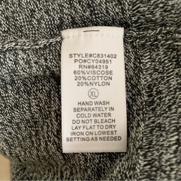 CYRUS Gray Heathered Long Sleeve Knit Tunic - Picture 13 of 13